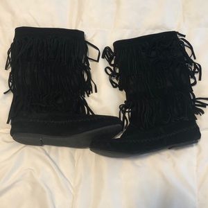 EVERYTHING is $5 ❤️ boots